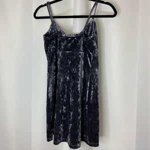 - EUC MIMI CHICA SLIP DRESS GREY CRUSHED VEL…